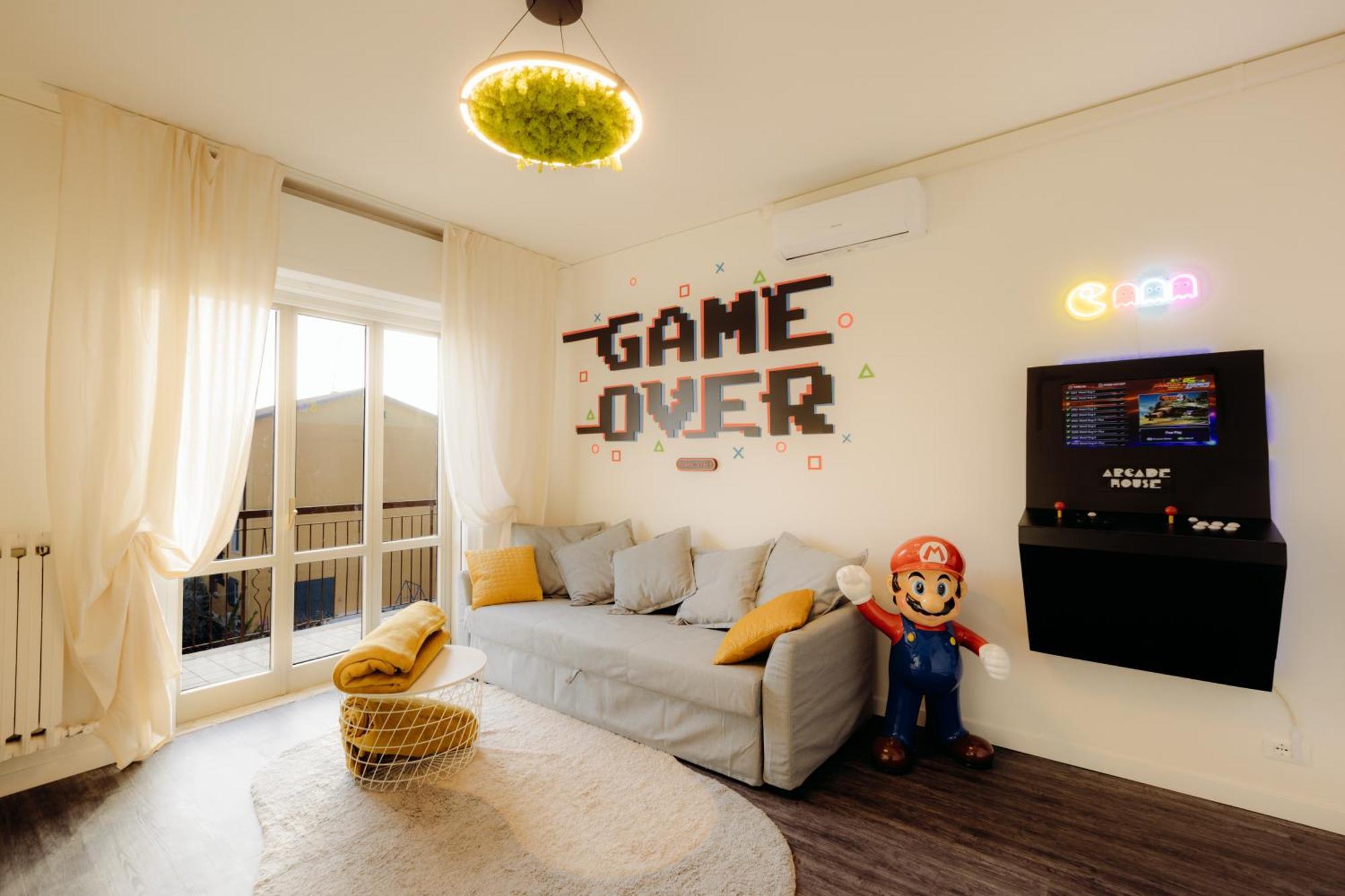 Arcade House Verona Fiera Netflix + Videogame Bagian luar foto